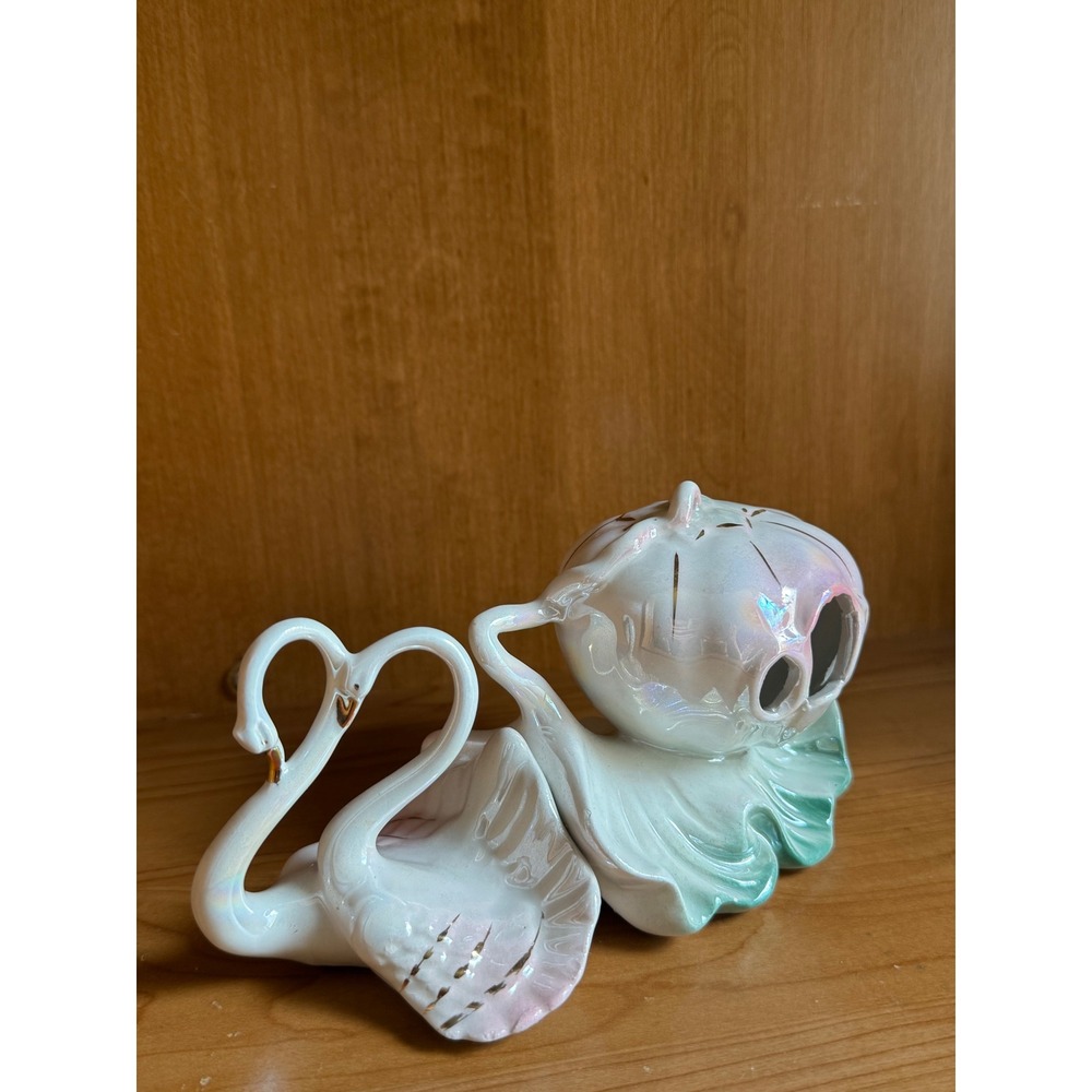 Vintage Capodimonte Porcelain Swan Pumpkin Carriage Figurine Pearlescent Trim - Picture 12 of 15